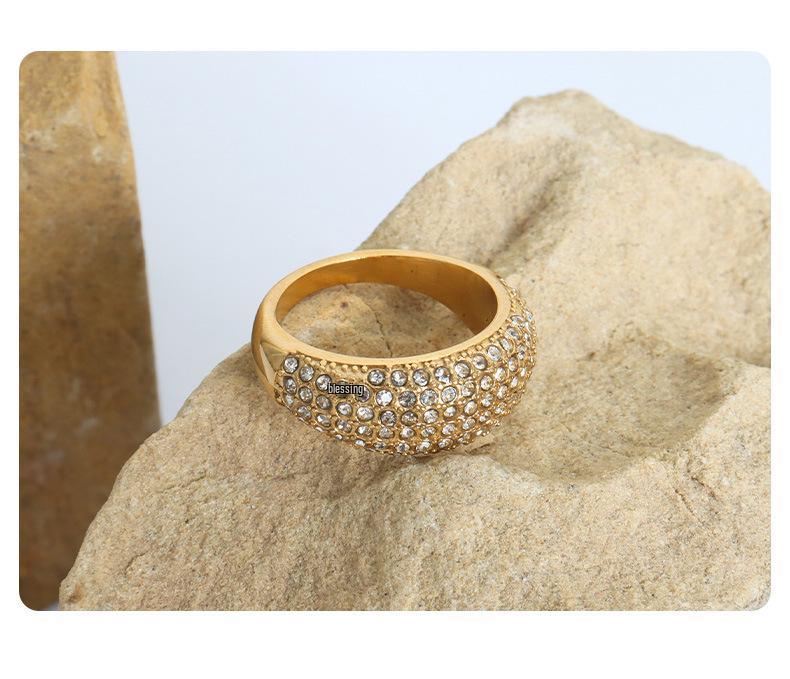 Luxury Gold-Plated Titanium Steel Ring with Full Rhinestone Star Design