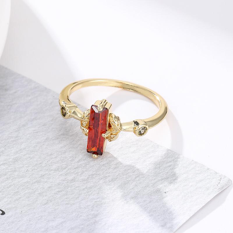 Elegant Vintage Red Zircon Ring Gold Color Leaf Rings For Women Retro Inspired Statement Party Jewelry Gifts For Daily Wear