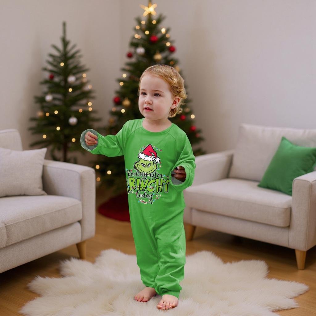 Passende Familiensets mit Weihnachtsmotiven, Langarmshirts und Hosen