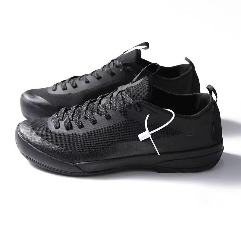 

Мужские альпинистские походные кроссовки спортивные дышащие нескользящие амортизирующие для активного отдыха на природе внедорожные ультралегкие сетчатые кроссовки 36 чёрный