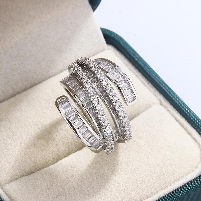 European and American Luxury Atmospheric Rings Geometric Lines Full Diamond Zircon Rings for Women