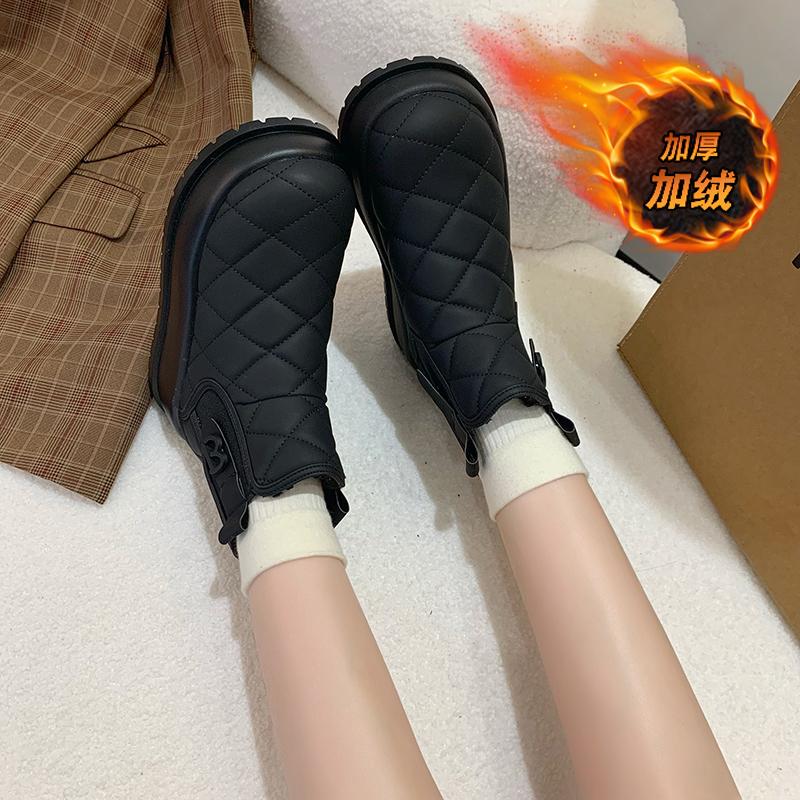 CRLAYDK Womens Winter Snow Boots with Warm Fur Lining Platform Comfortable Ankle Booties Ladies Outdoor Waterproof Walking Shoes