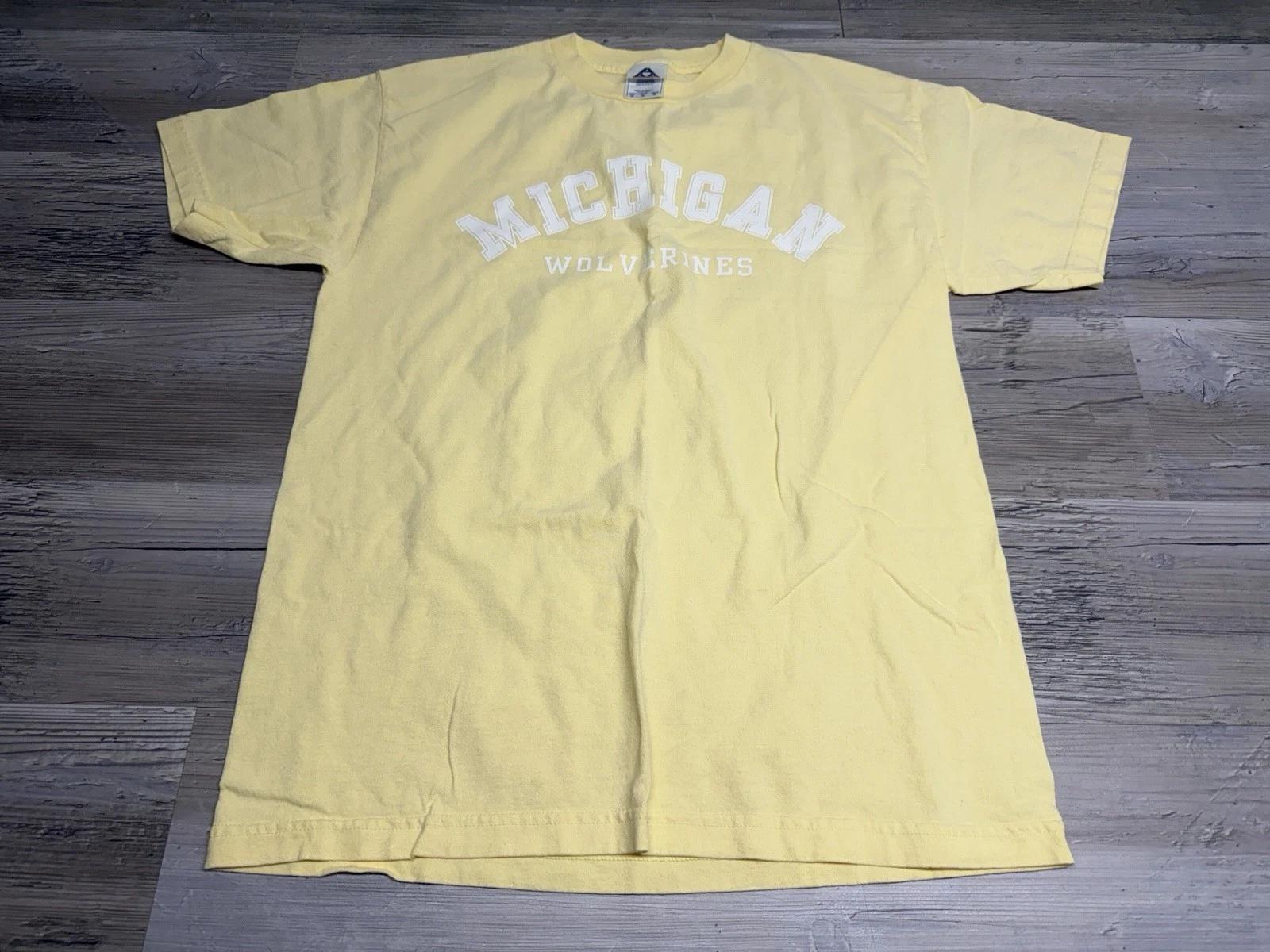 Vintage University of Michigan Wolverines T-Shirt Girly Pastel Yellow Y2K Size M L