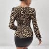 T-shirt da donna a maniche lunghe, slim fit, con scollo a V, in pizzo con stampa leopardata