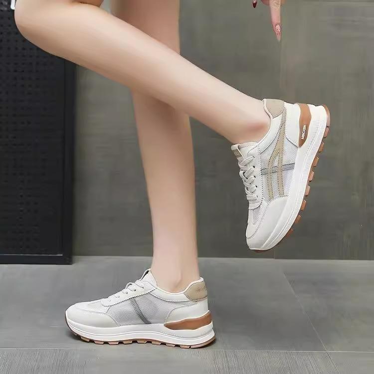 2025 Spring and Summer New Mesh Breathable Versatile Women's Shoes Popular Casual Soft Sole Stepping On Shit Feeling Sports Running Shoes