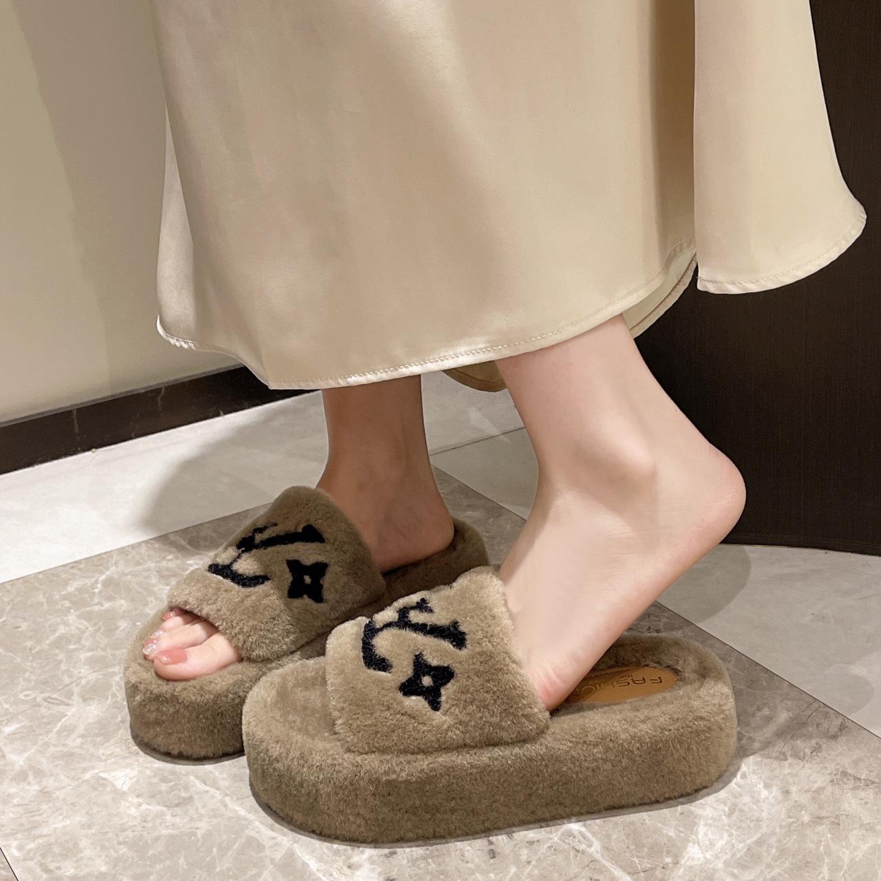 

High sense Internet celebrity Mao Mao slippers women wear 2025 spring and autumn new thick bottom fashion comfortable letter cotton slippers tide 42 хаки