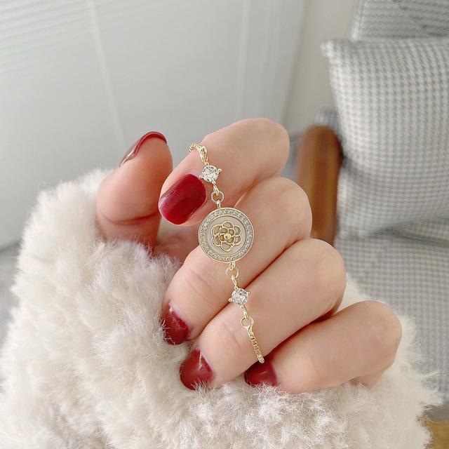 

Корейская модная бижутерия 14K настоящее золото ракушка камелия браслет элегантный растягивающийся регулируемый женский подарок на день рождения серьги белый