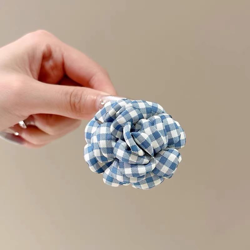 

Small Checkered Flower Clip Gentle Bangs Shark Half Zip Hair Full Back Headpiece Accessory