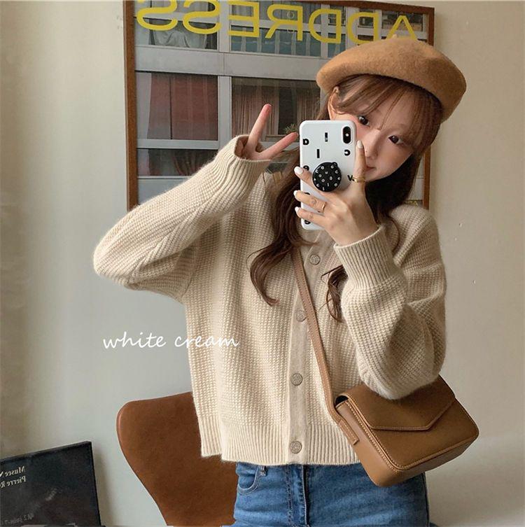 Spring Retro Petite Knitted Cardigan – Women's Short Round Neck Sweater with Hong Kong Style