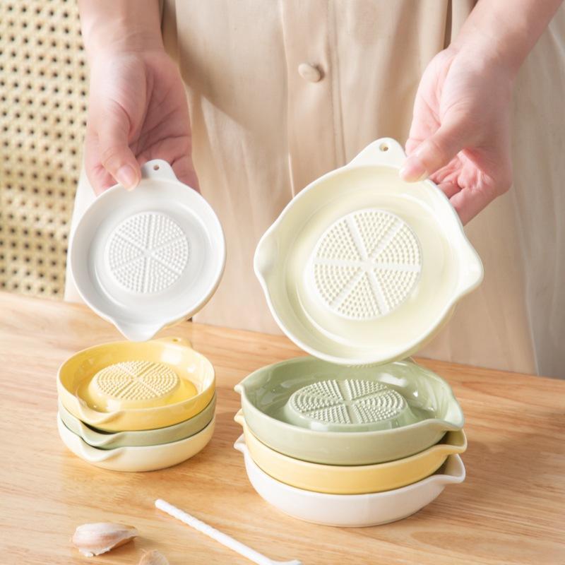 Piatto Grattugia per Aglio in Ceramica Stile Giapponese Porcellana Grattugia per Zenzero Wasabi con Beccuccio Strumento per Fare la Pasta in Cucina Articoli da Cucina