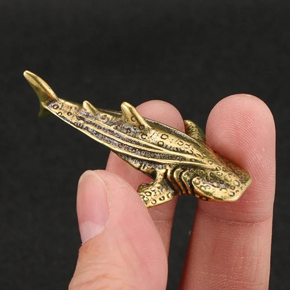 Retro Brass Sharks Statue Bronze Handmade Ornament Statue Figure Tea Pet Gifts Desktop Office For Home Decoration Accessories