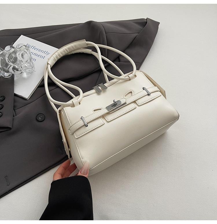 

Street retro trend locomotive bag 2025 new Korean niche foreign style shoulder armpit bag large capacity pillow bag