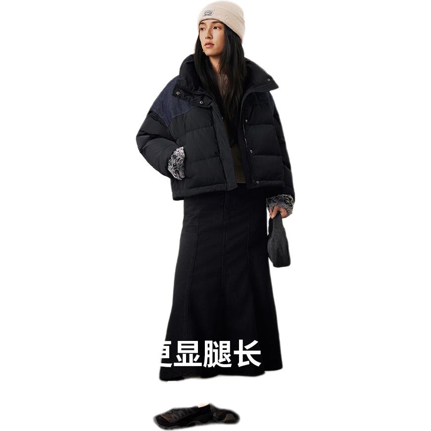 Levi's Fashion Leichte, warme, einfarbige Daunenjacke mit langen Ärmeln, abnehmbarer Kapuze und lockerer Passform für Damen (Modell 005T9-0001)