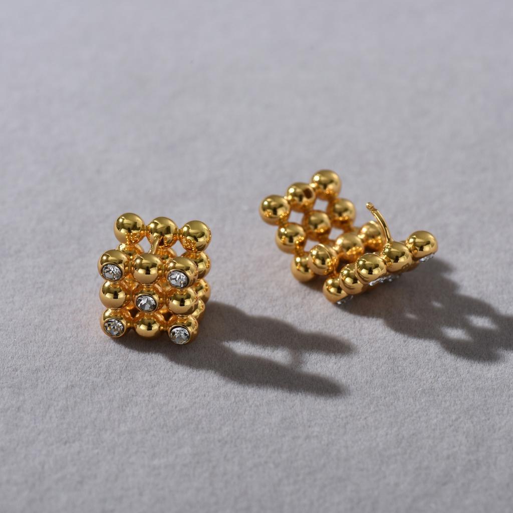 High-Grade Metal Geometric Round Inlaid Zircon Earrings, Simple, Fashionable And Unique Earrings.