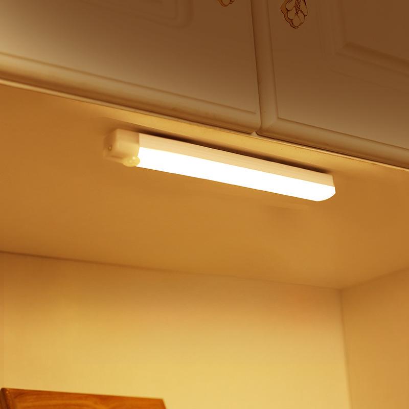 

Розумне акумуляторне світлодіодне світло для шафи з магнітною смугою та датчиком руху 2-3W