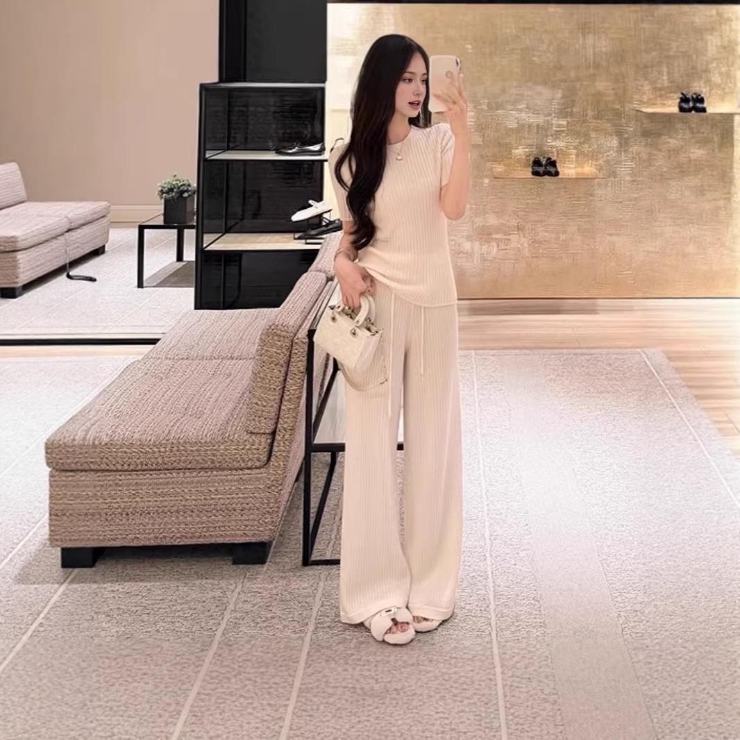 2026 Elegant Two-Piece Summer Knit Set: Slimming Top & Wide-Leg Pants S