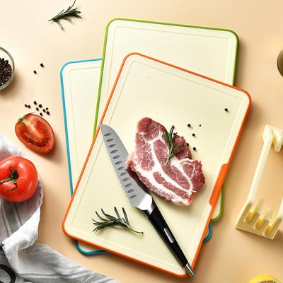 Kunststoffschneidebrett-Set mit Ständer PP-Schneidebretter für Fleisch Obst Gemüse Rutschfest Spülmaschinenfest Platzsparend Küchenorganisator