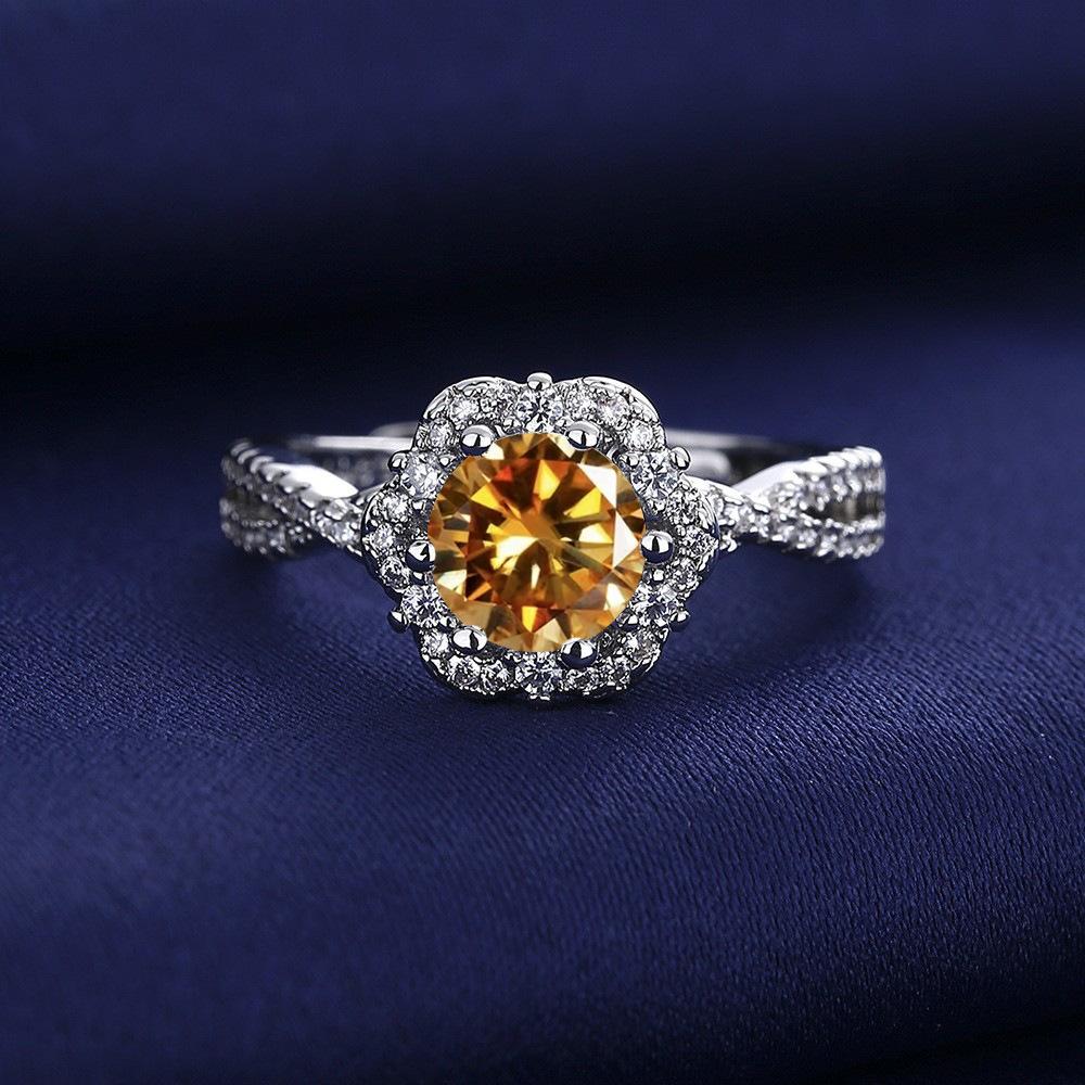 2026 Fashion Live Design Micro-studded Diamond Button Wall Plum Blossom Ring Women's Jewelry