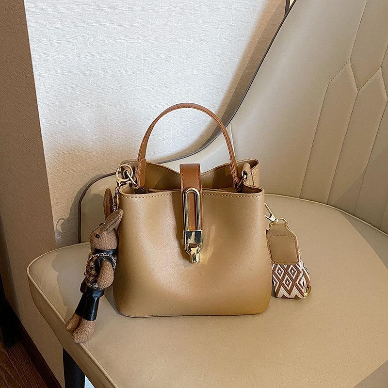 Premium Textured Small Bag Women's Summer New French Fashion Shoulder Bag Versatile Portable Messenger Bucket Bag