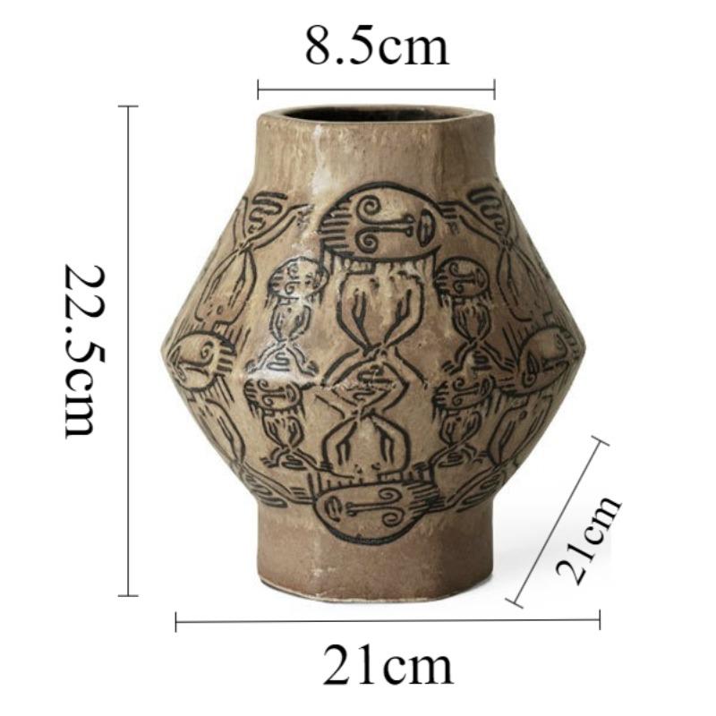 

Tribal Totem Vase Vintage Decorative Vases Interior Aesthetic Flower Bottle Luxury Elegant Flower Bottles Table Decorations