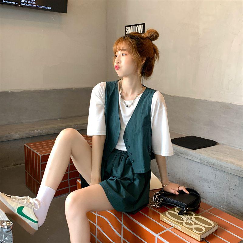 Trendy Retro Vest and Shorts Two-Piece Set - Lightweight and Stylish