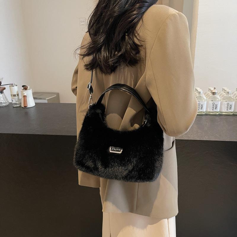 Autumn and Winter Plush Small Bag New Soft Niche Bag Portable Commuter Versatile Wool Bag Messenger Bag Female