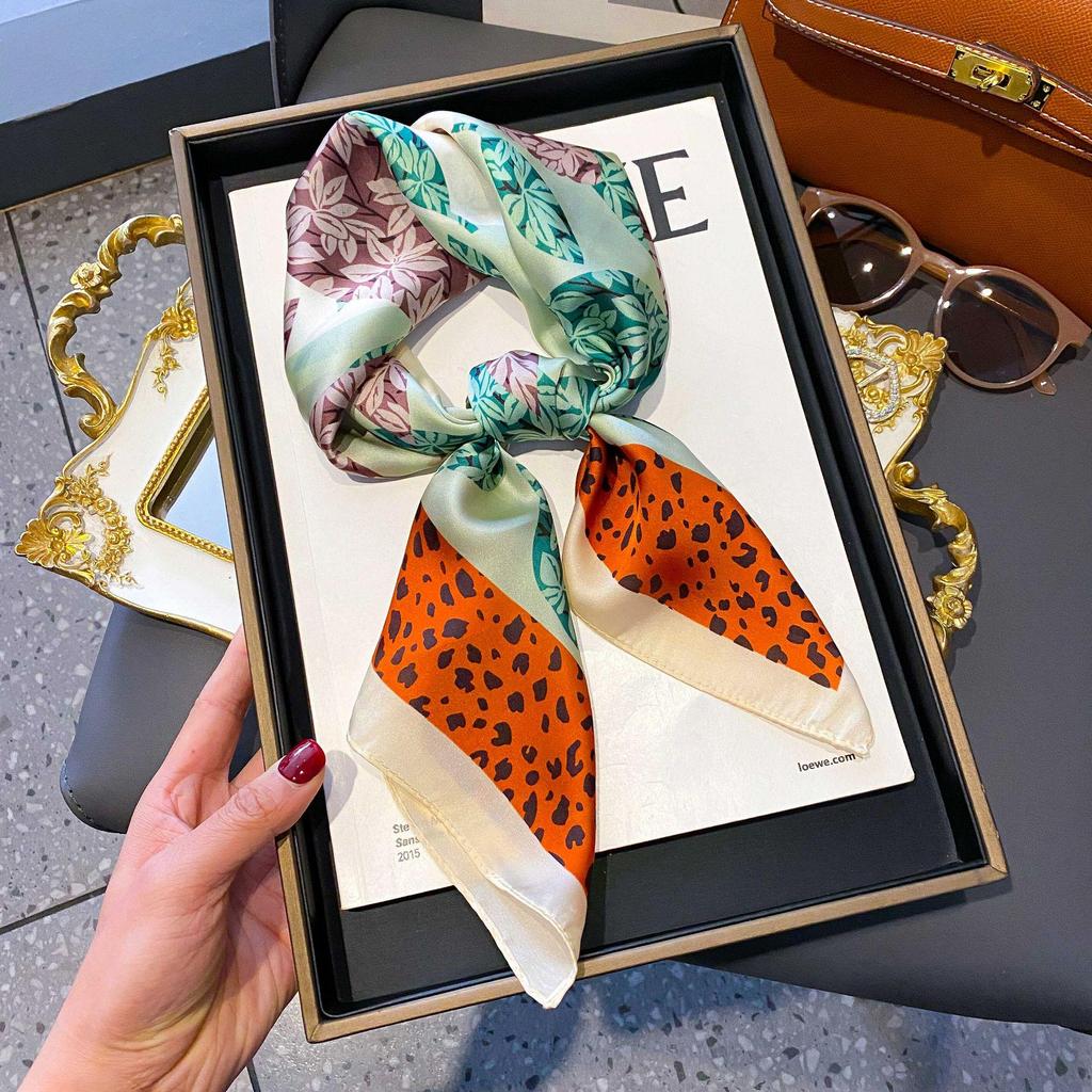 Zhang Ruonan Silk Scarf: Women's 2025 Spring/Summer Retro Neck Tie Accessory - High-End Small Square Neckerchief