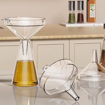 Um Funil de Plástico Doméstico de Cozinha com Bico Longo e Diâmetros Grande e Pequeno para Leite em Pó, Óleo e Vinho