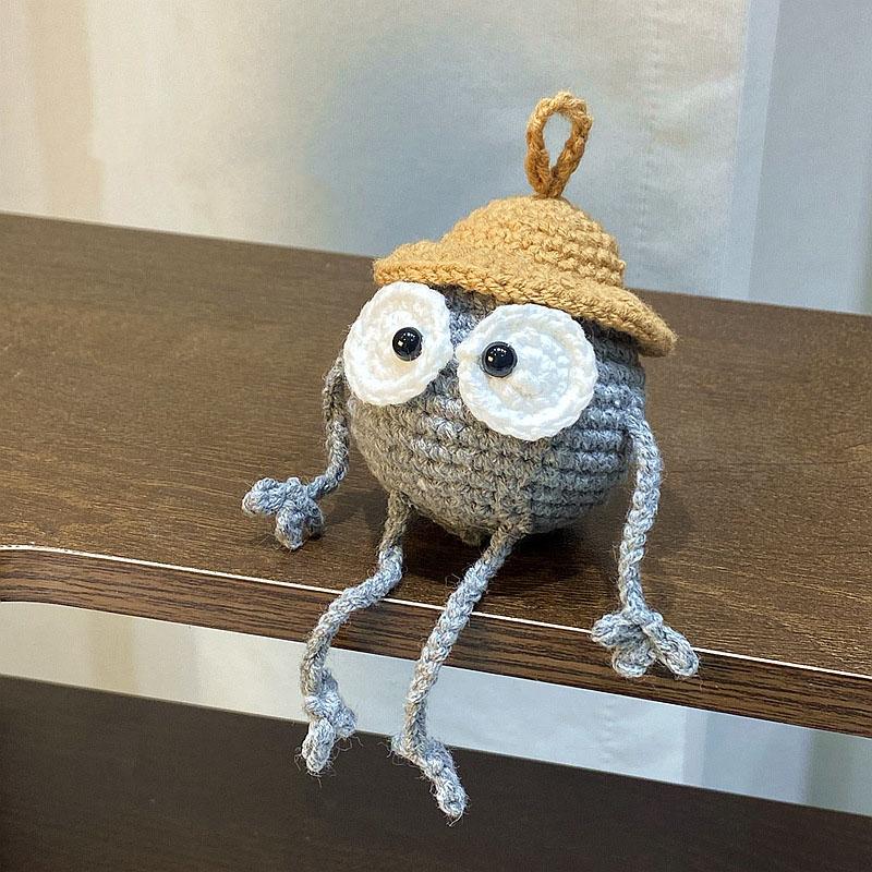 

Маленький кулон в виде угольного шарика ~ кукла ручной работы из вязаной шерсти, черный брелок в виде угольного шарика, милая кукла-подвеска, готовый подарок серый