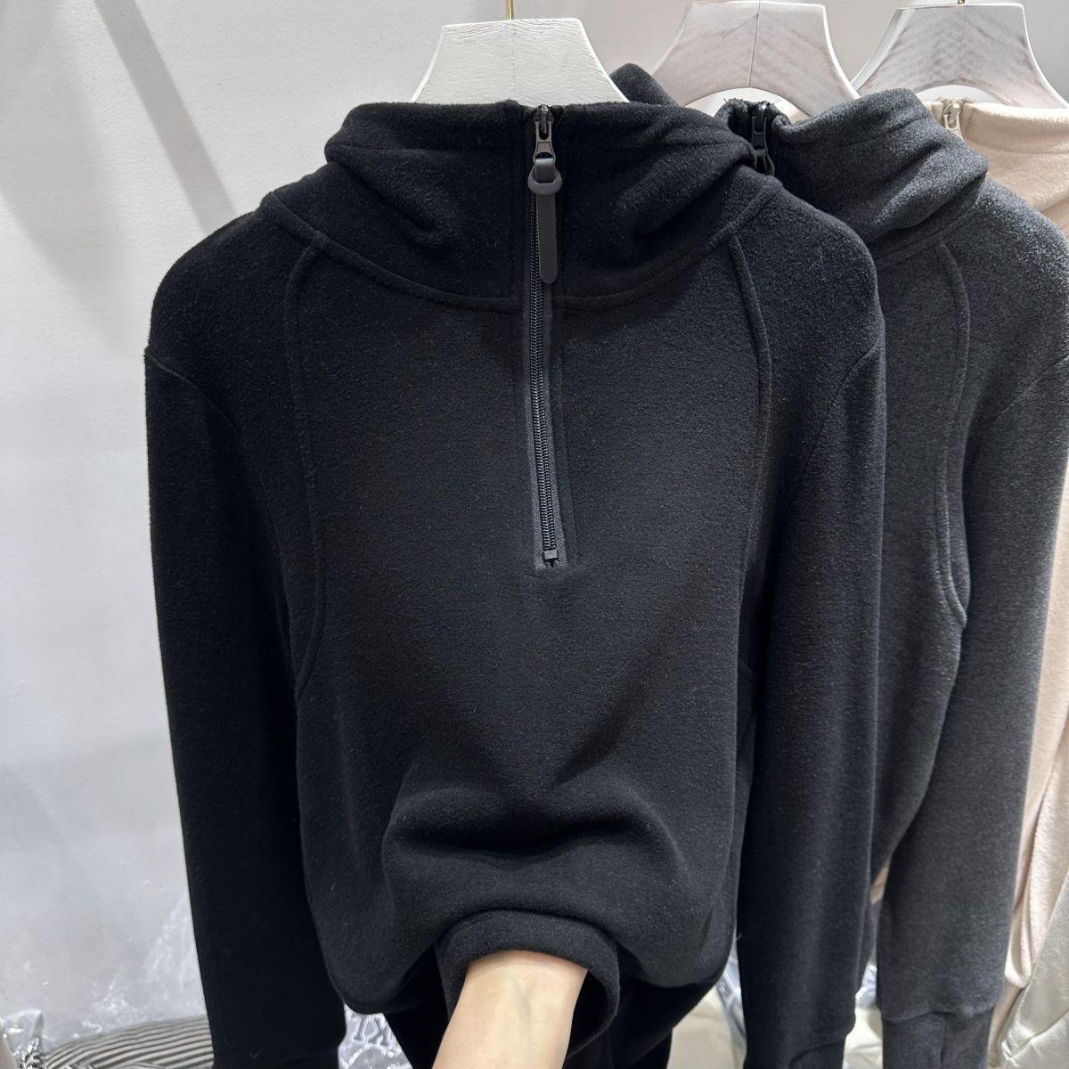 

Женская осенне-зимняя толстовка с капюшоном из немецкого бархата однотонной расцветки с длинными рукавами на молнии, базовый и универсальный дизайн верха 2XL чёрный