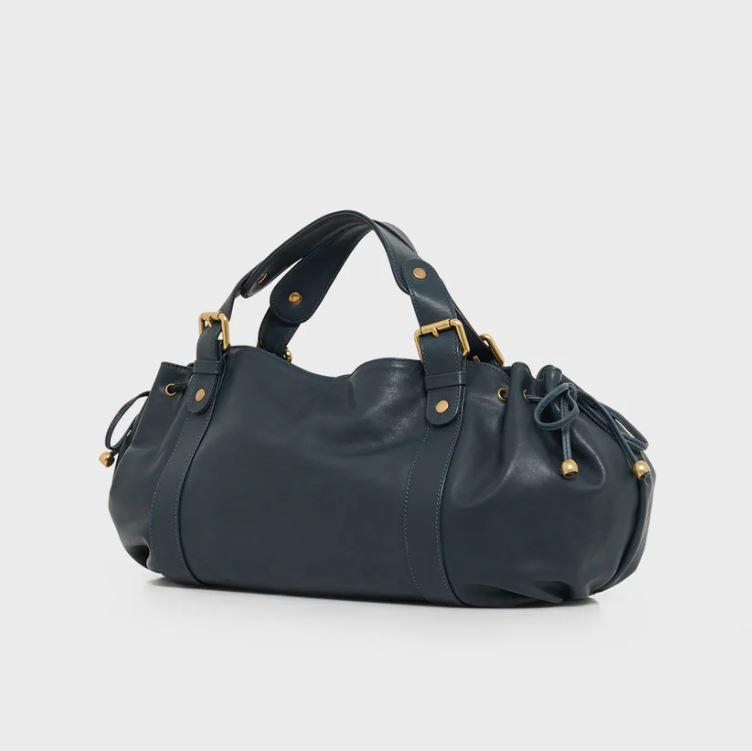 Dámská jednobarevná Boston taška: Jednoduchá kabelka do práce a na dojíždění, jedno rameno nebo crossbody tote z měkkého materiálu.