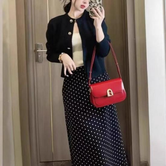 Korean High-End Black Polka Dot A-line Skirt for Women - Autumn/Winter, High-Waisted, Slimming, Versatile, Hip-Hugging, Drape Loose Fit.