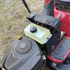 Gruppo Serbatoio Benzina di Ricambio 184900 e 532184900 per Modelli di Tosaerba, con Tappo Costolato Rimovibile e Flange di Montaggio Laterali Integrate