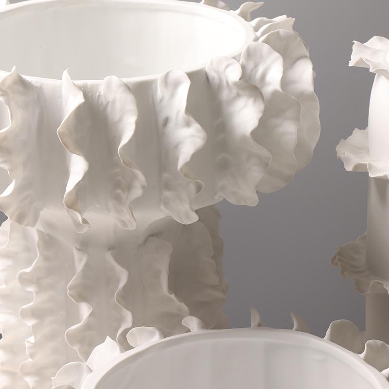 Ceramic Vase White Pleated Petals Flowerpot Handmade Flower Vase Wavy Lace Flower Arrangement Accessories Home Decoration