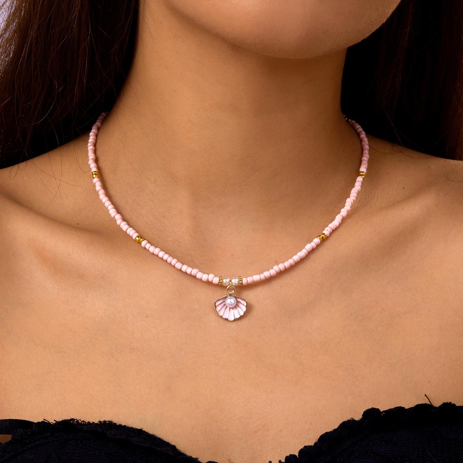 

Bohemian Handmade Beads Chain Fashion Necklaces for Women Simple Metal Shell Pendant Necklaces Party Jewelry Gifts