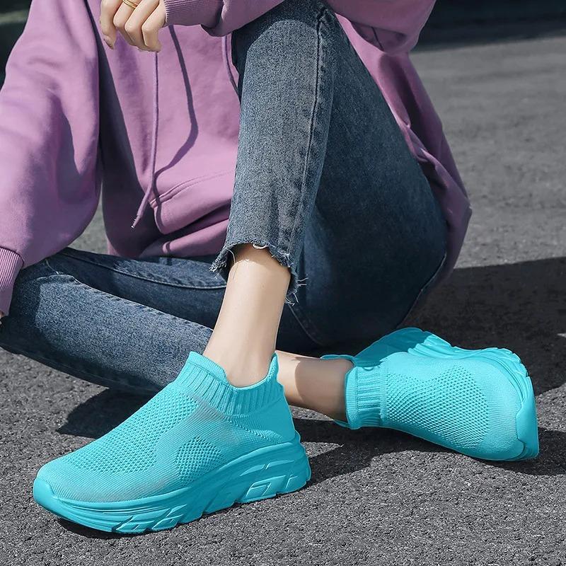 Fashion Green Men Sneakers Breathable Slip On Jogging Shoes Lightweight Trainers Sneakers Women Sports Shoes