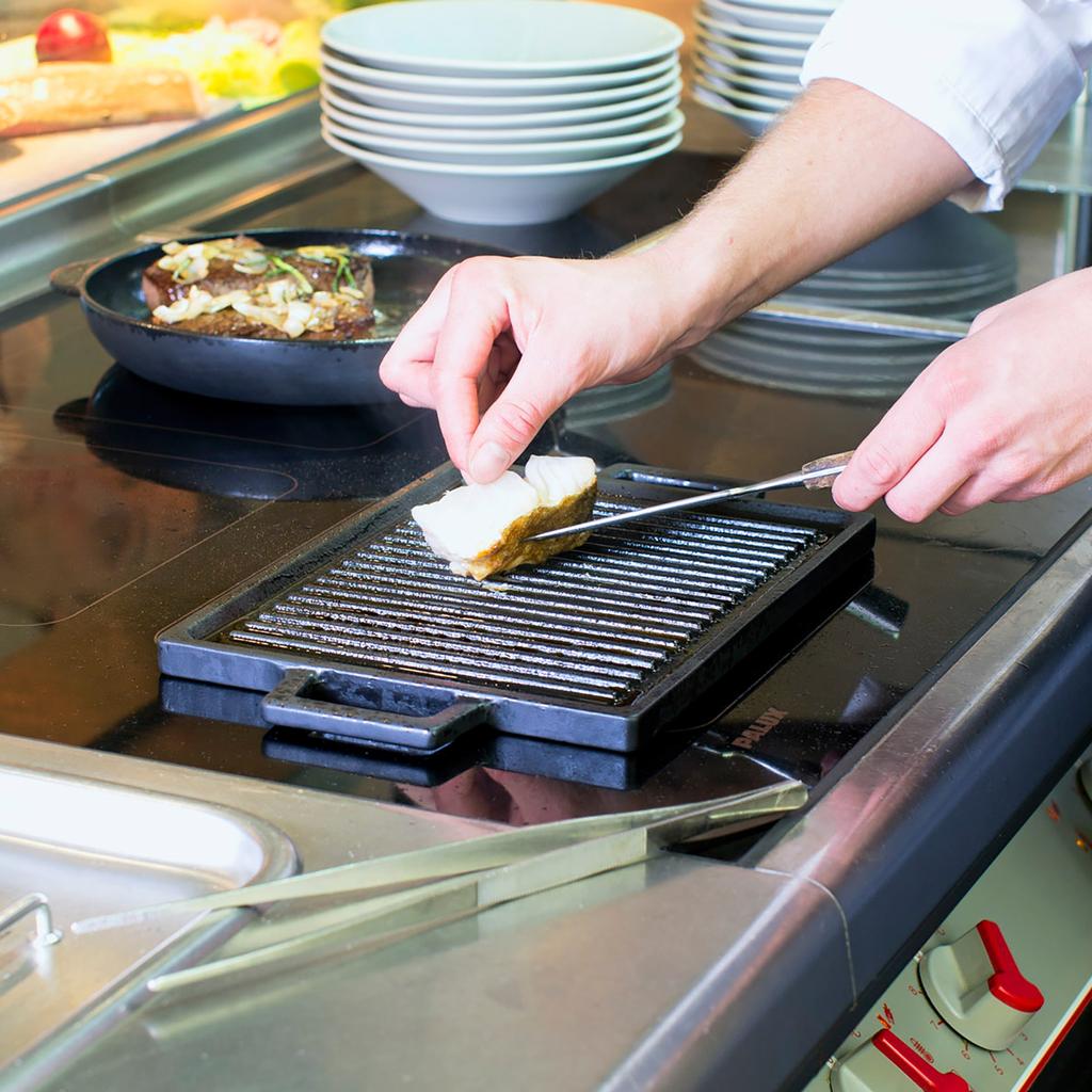 Lava Cast Iron Rectangle Hot Plate Griddles. Dual Handle, 22X30cm.