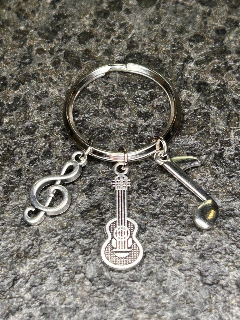 Guitar Bass Instrument Wind Ensemble Music Keychain Concert Live Orchestra Lightweight Compact Keychain [Woodstar]
