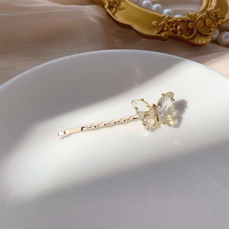 

Elegant Butterfly Hair Clip for Women – Stylish Back-of-Head Clip and Side Bangs Accessory