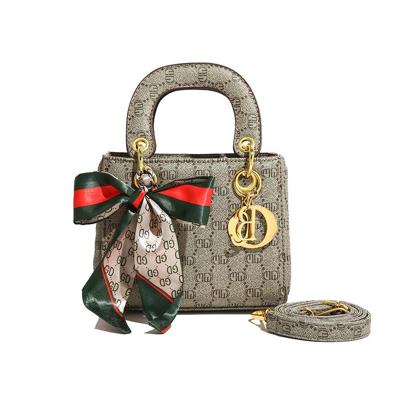 

Новая сумочка, модный шелковый шарф с ретро-принтом, высококлассная маленькая квадратная сумка через плечо на одном плече Small 18cm * 15cm * 10cm