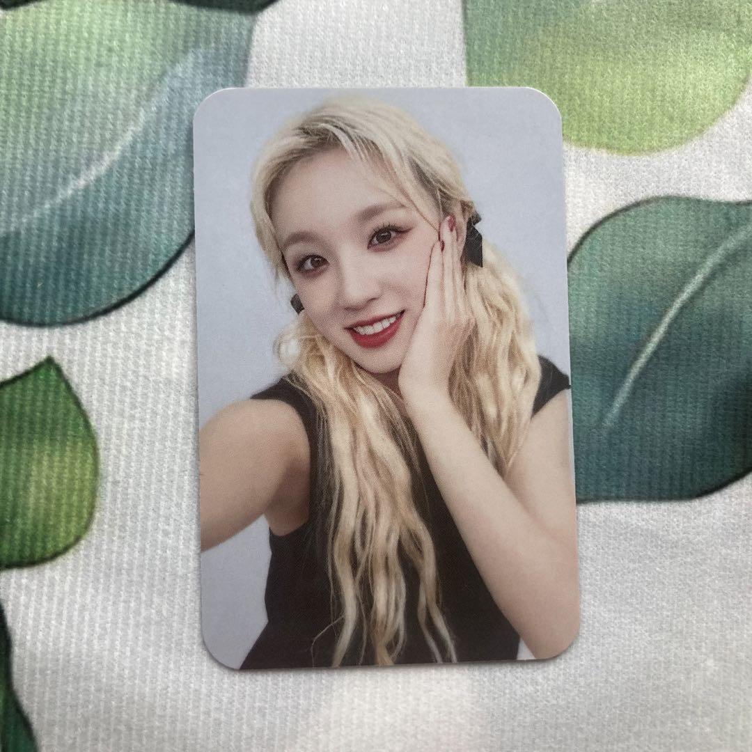 

[ИСПОЛЬЗОВАЛ] (грамм)I-DLE JAPAN NEVERLAND Карточка для обмена только для участников Уги