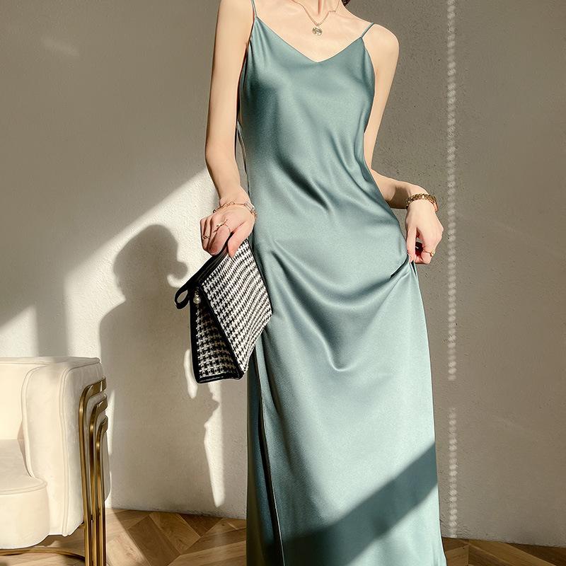Summer Sexy Low-cut Satin Halter Dress Sleeveless Slim Ice Silk Dress Backless Dress for Women
