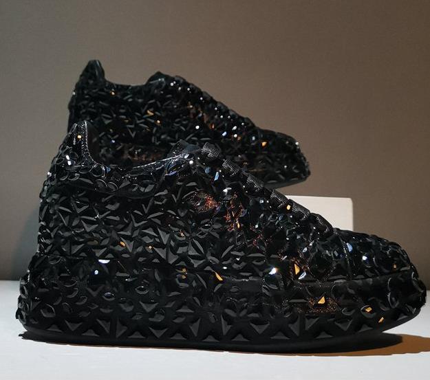 

Кожаная Женская Обувь Осень Весна Новый Стиль Мода Обувь на Платформе Инс Платформы Кроссовки Тренд Блеск Стразы Обувь 35 чёрный