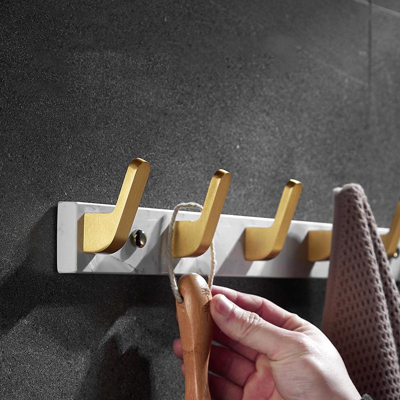 Bílý mramor Koupelnový řadový háček Nástěnný Toaletní háček na oblečení Kartáčovaný zlatý hliníkový háček na ručníky Úložný regál Koupelnové doplňky