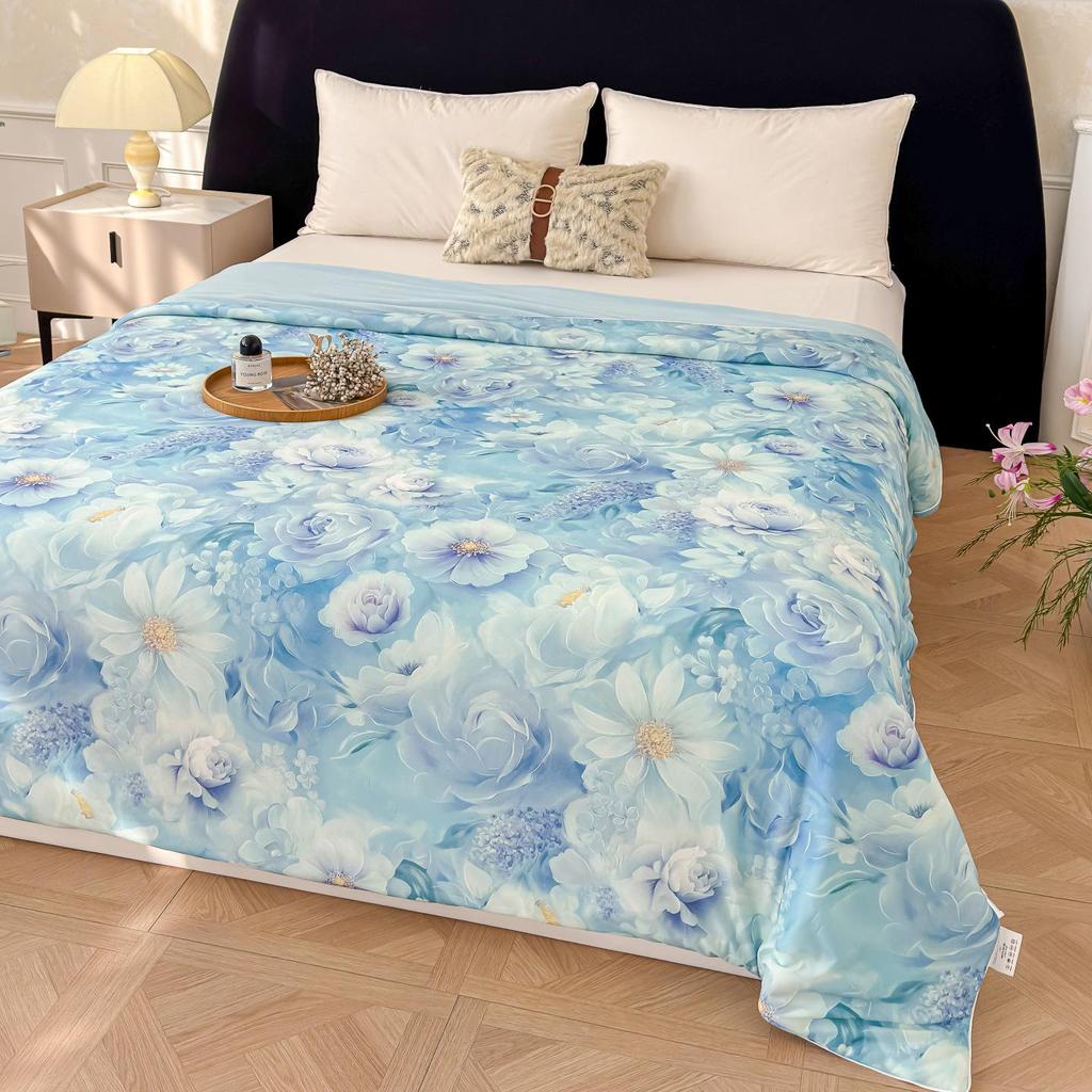 Cool Silk Summer Quilt: Lightweight, Breathable, Ideal for Home or Dorm Use