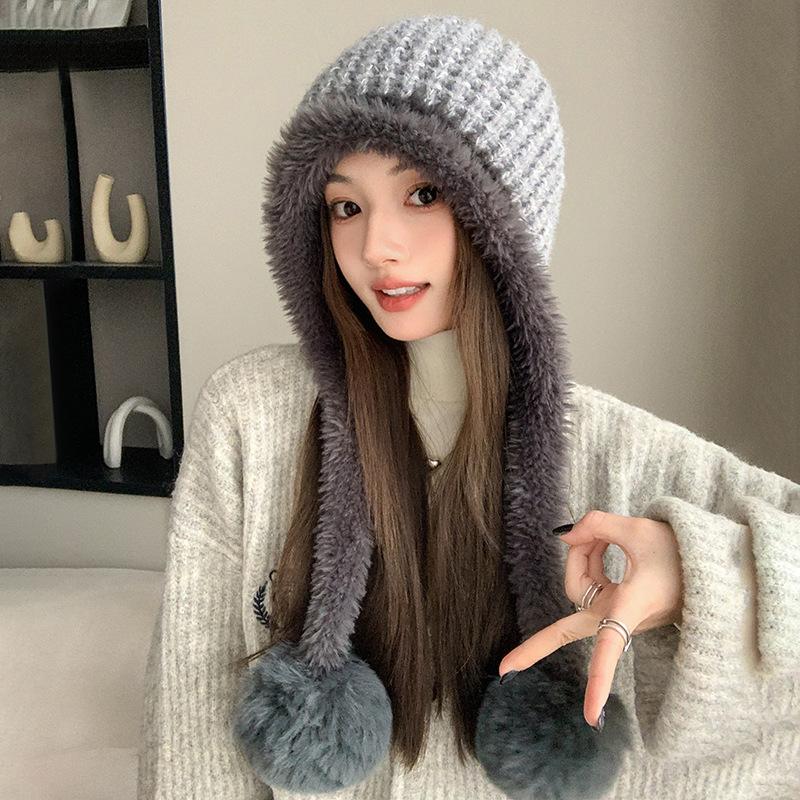 Outdoor Casual Big Hairball Hat Winter Velvet Cold-proof Warm Knitted Hat Fashion Wool Hat Women