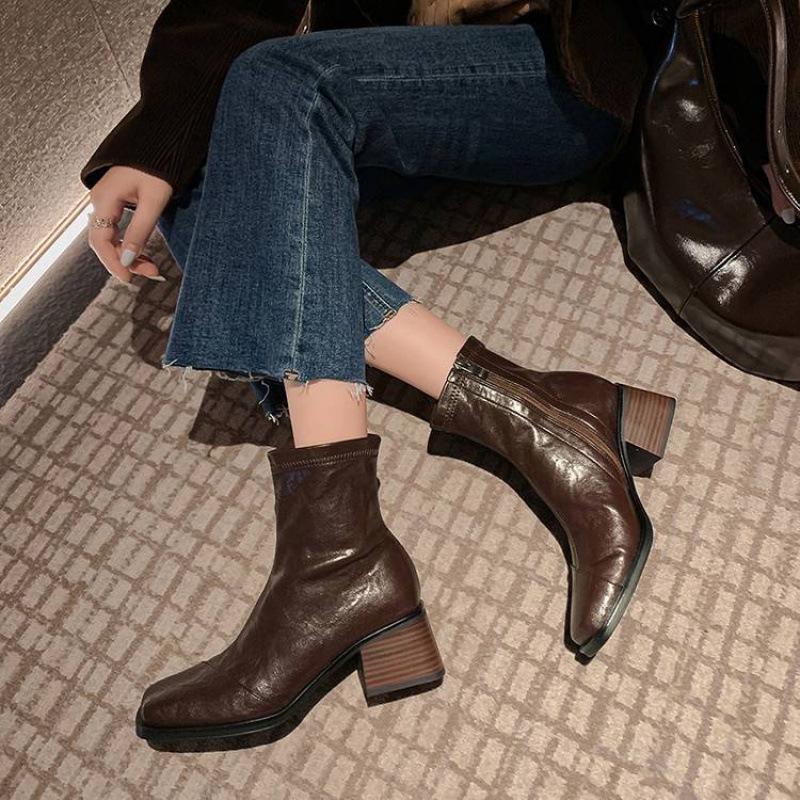 Autumn and winter women's Martin boots solid color leather large size women's boots versatile square heel leather boots new cowhide medium boots women