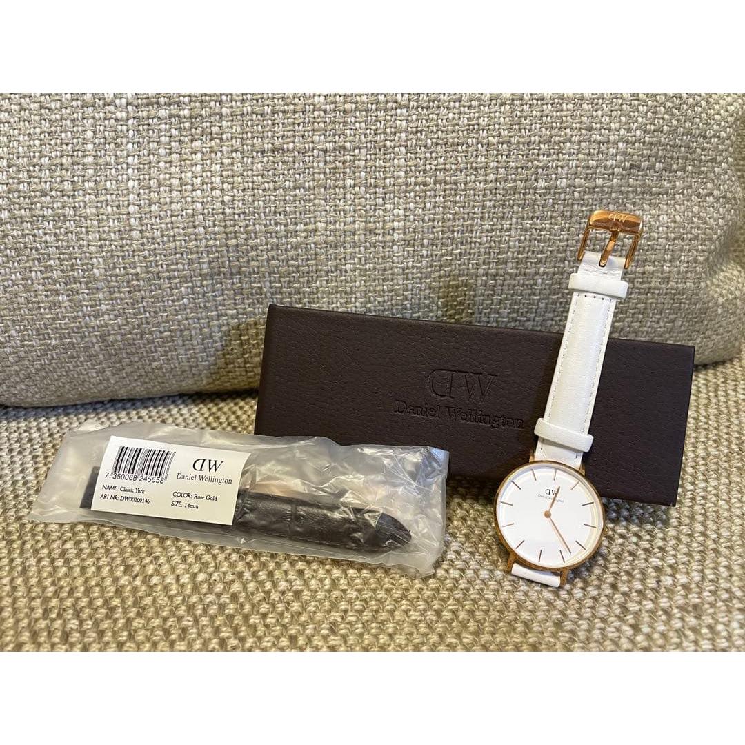 Used [Unused item/replacement leather set] Daniel Wellington wristwatch 32mm