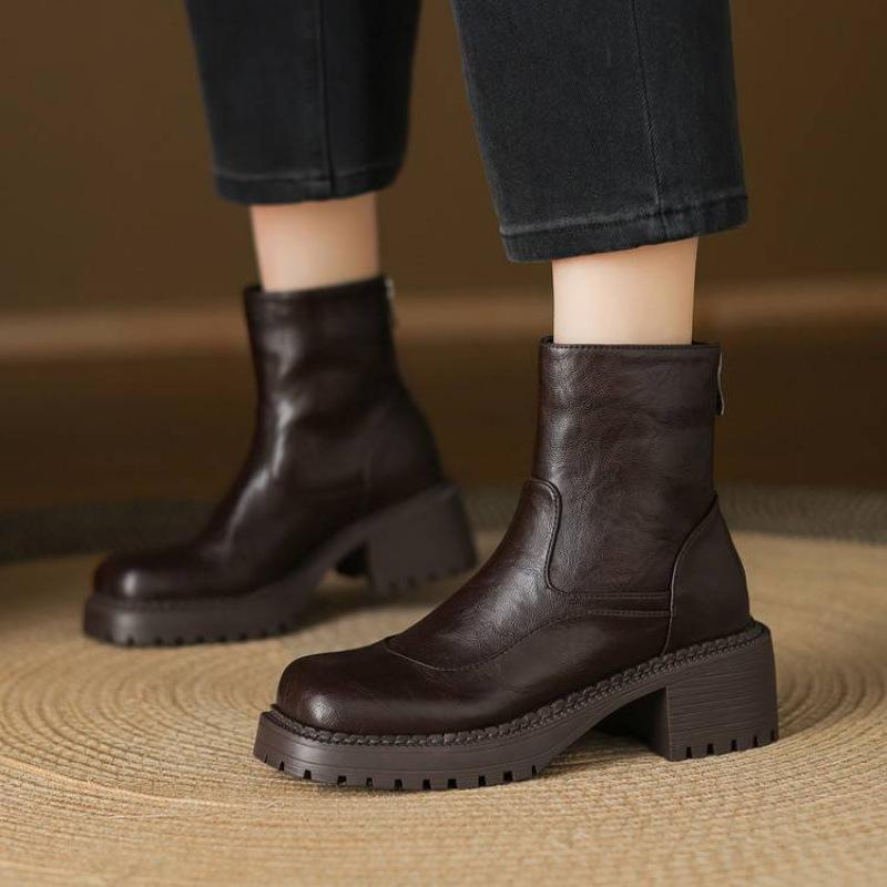 Autumn and winter solid color medium heel large size Martin boots rear zipper comfortable thick sole non-slip square heel leather boots Korean versio