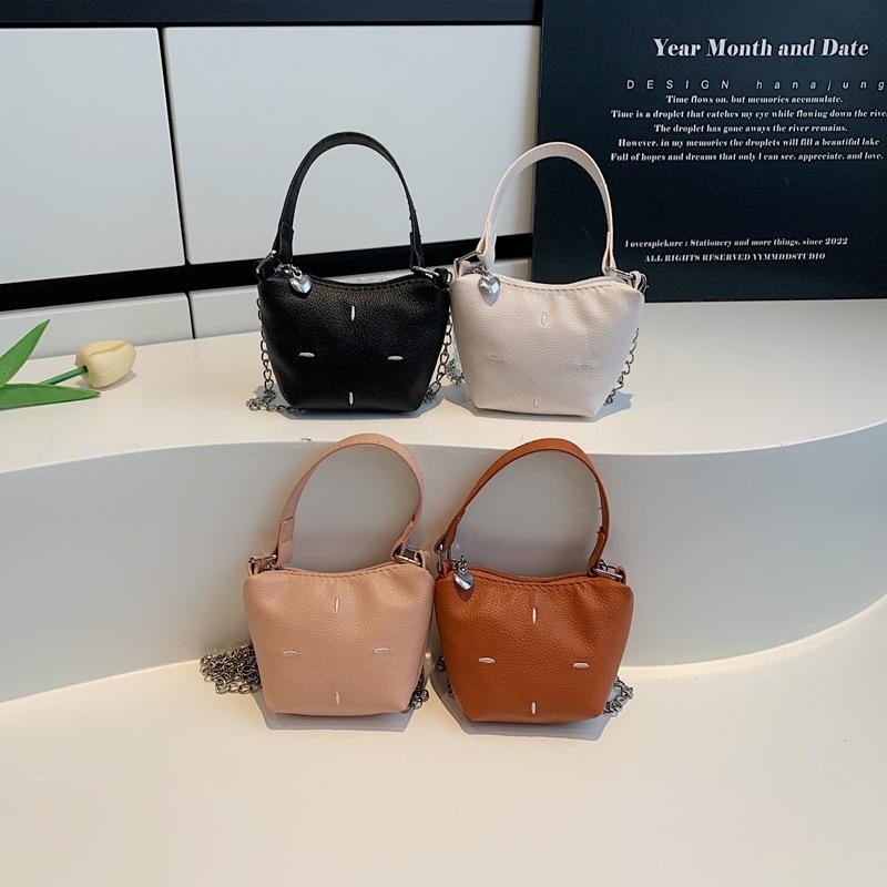 Trendy New Niche Design Fashionable Texture Messenger Mobile Phone Bag Casual Versatile Solid Color Texture Portable Women's Bag